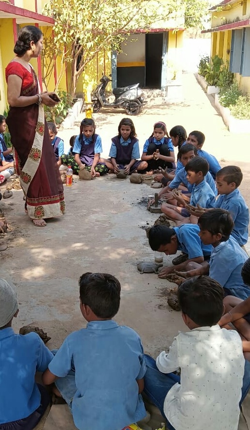 गर्मी की छुट्टी मतलब,मौज मस्ती, धमाल, घूमना फिरना बेहिसाब, ऐसे में अगर खेल खेल में ही बच्चों को कुछ नया सिखाने जुगत लगाई जाये,तो कहना ही क्या…