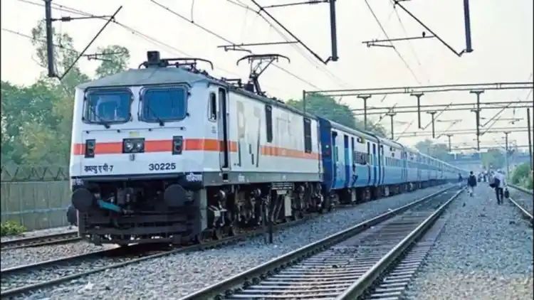 train cancelled list : बड़ी खबर  38 ट्रेने 18 दिनों के लिए रद्द,कई   गाड़ियों के बदले  गए रूट