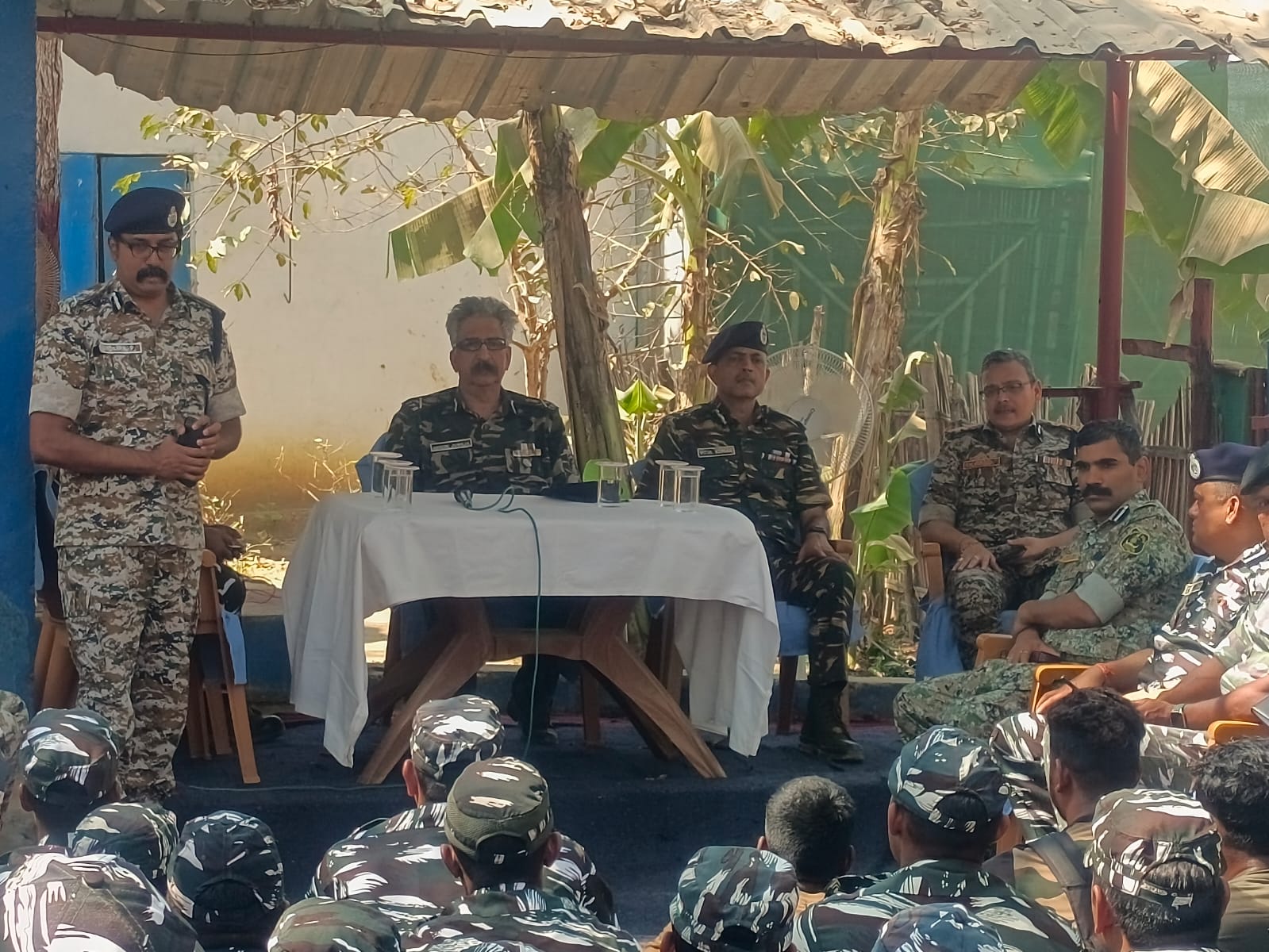 नक्सल प्रभावित क्षेत्र जगरगुंडा, में जवानों का उत्साहवर्धन कर शहीदों को नमन किया..