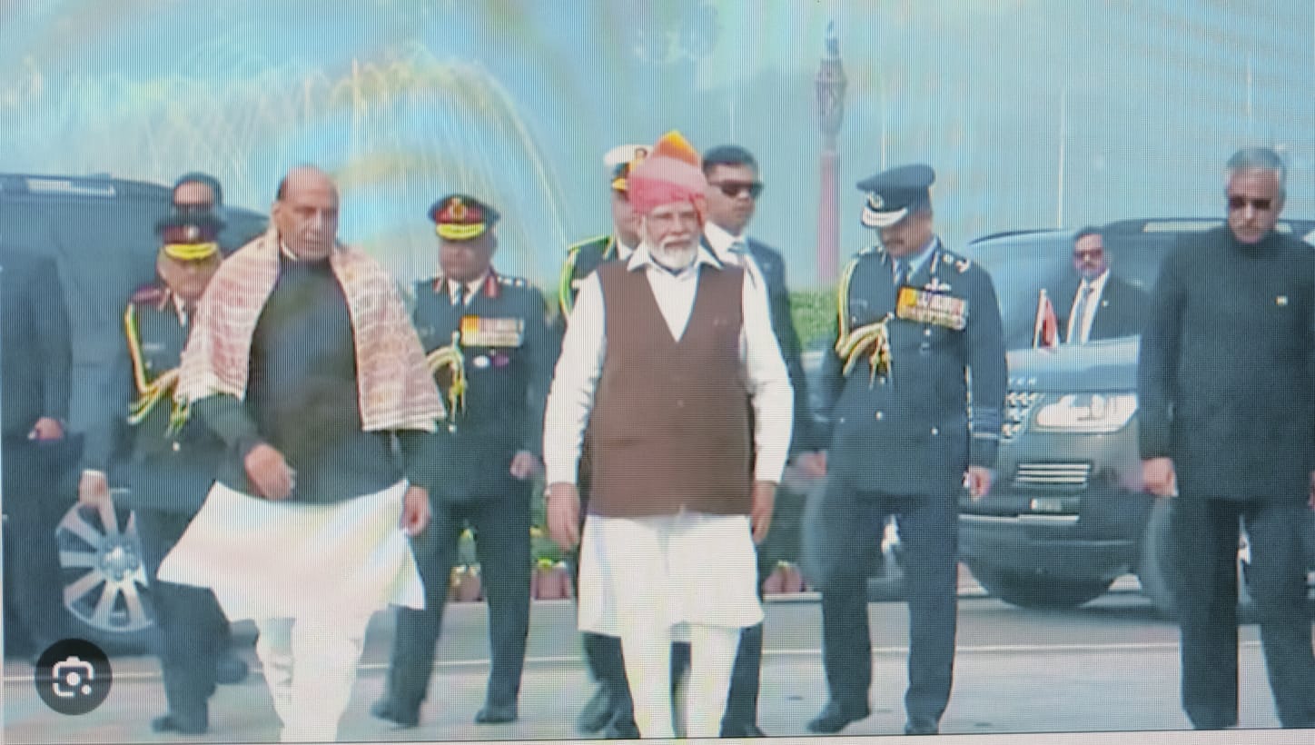 कर्तव्य पथ पर पहुंचे पीएम मोदी, शहीद जवानों को दी श्रद्धांजलि Delhi Republic Day 2024 Parade